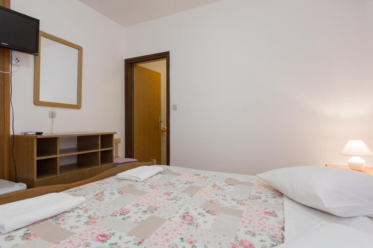 Bed & Breakfast Mario Krk Town Extérieur photo