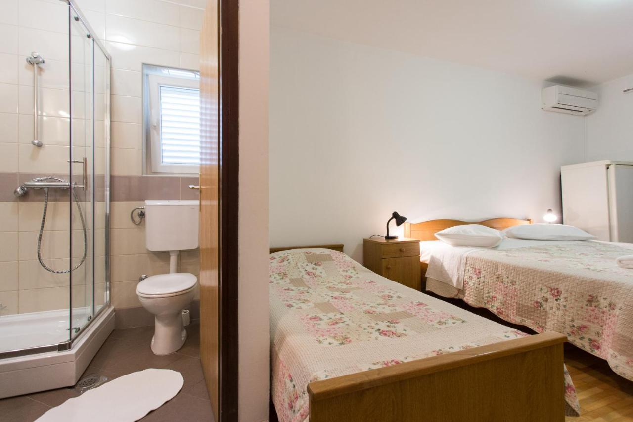 Bed & Breakfast Mario Krk Town Extérieur photo